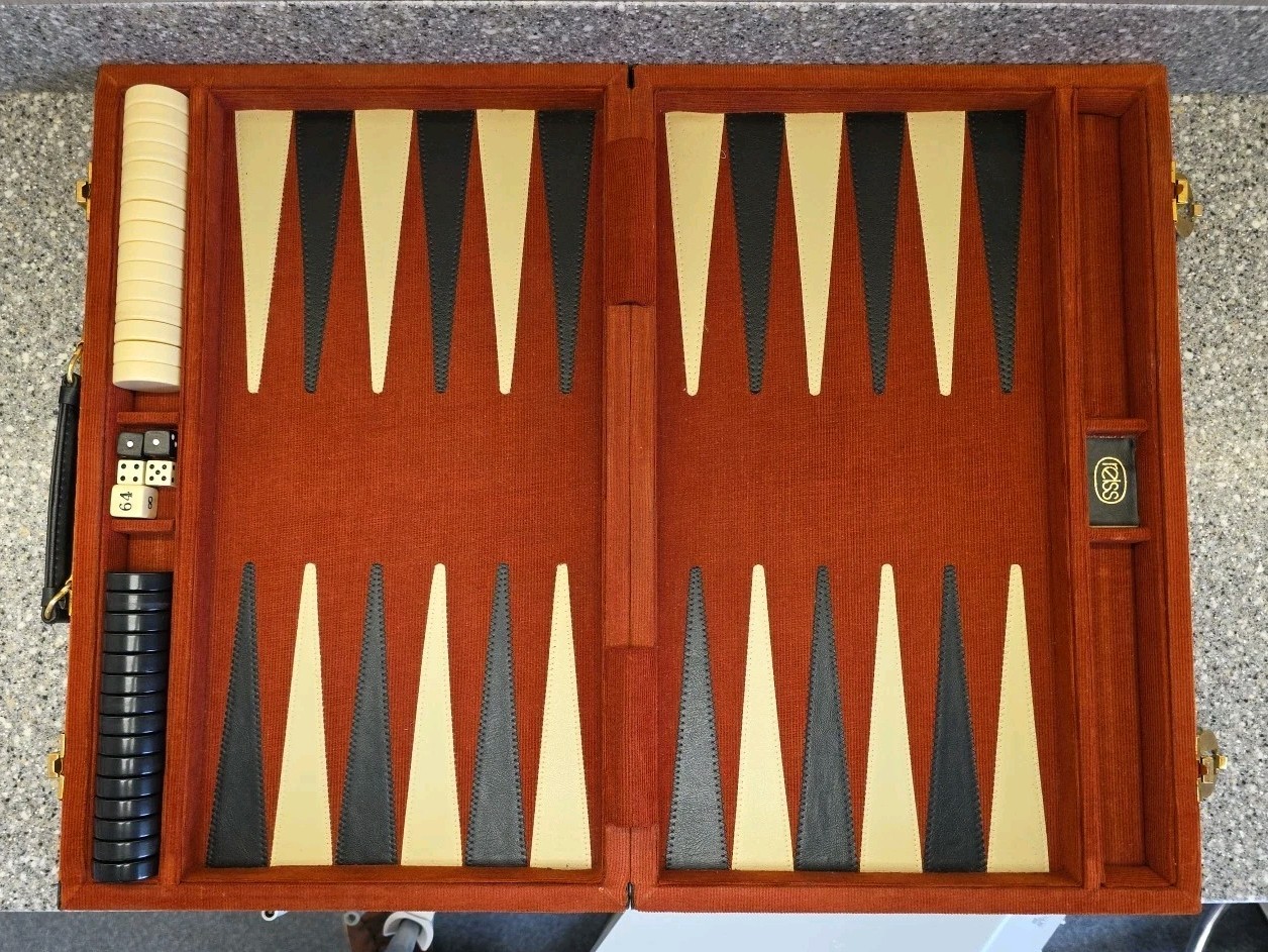 Vintage Reiss Backgammon Game Burnt Orange Corduroy Attache Briefcase 1&3/8″ Pcs
