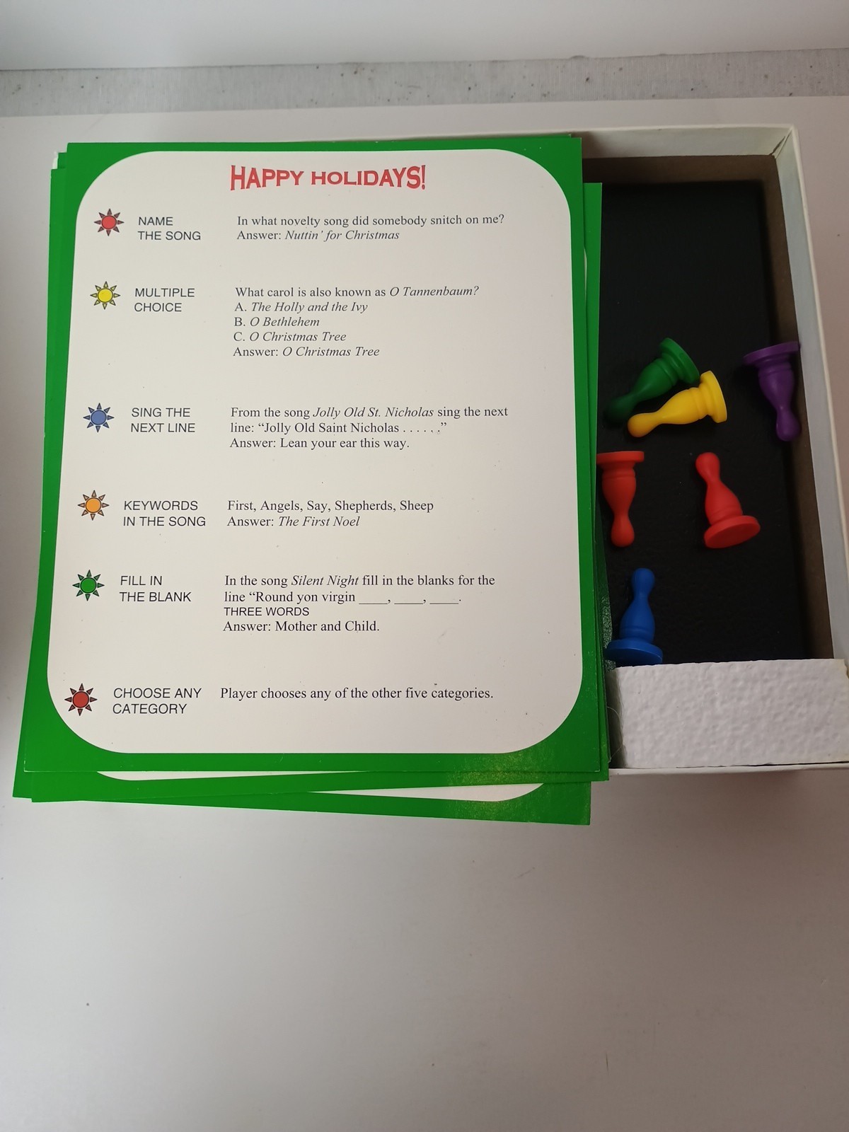 HAPPY HOLIDAYS! THE CHRISTMAS CAROLS & SONGS GAME