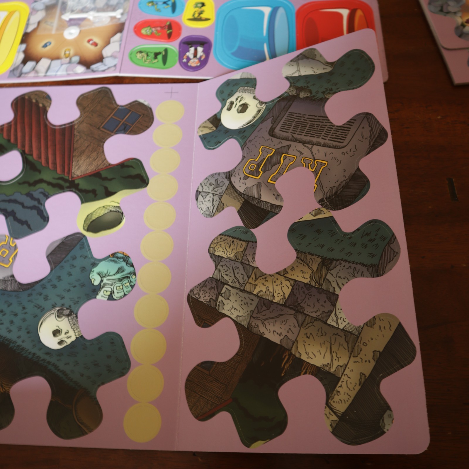 Spooky Family Board Games Lot Haunted Mansion Zombie Labyrinth Halloween
