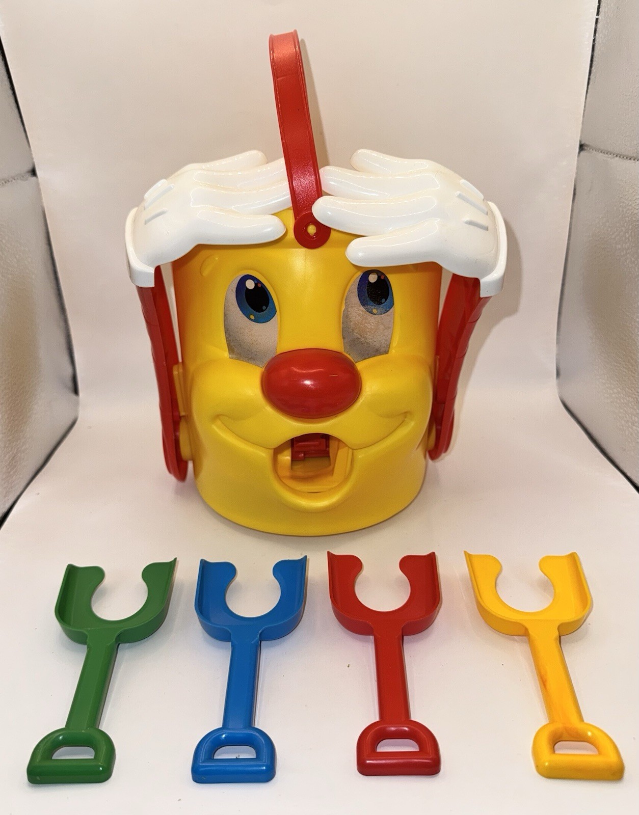 1991 Pressman Toys Mr Bucket Game COMPLETE Shovels Balls WORKS