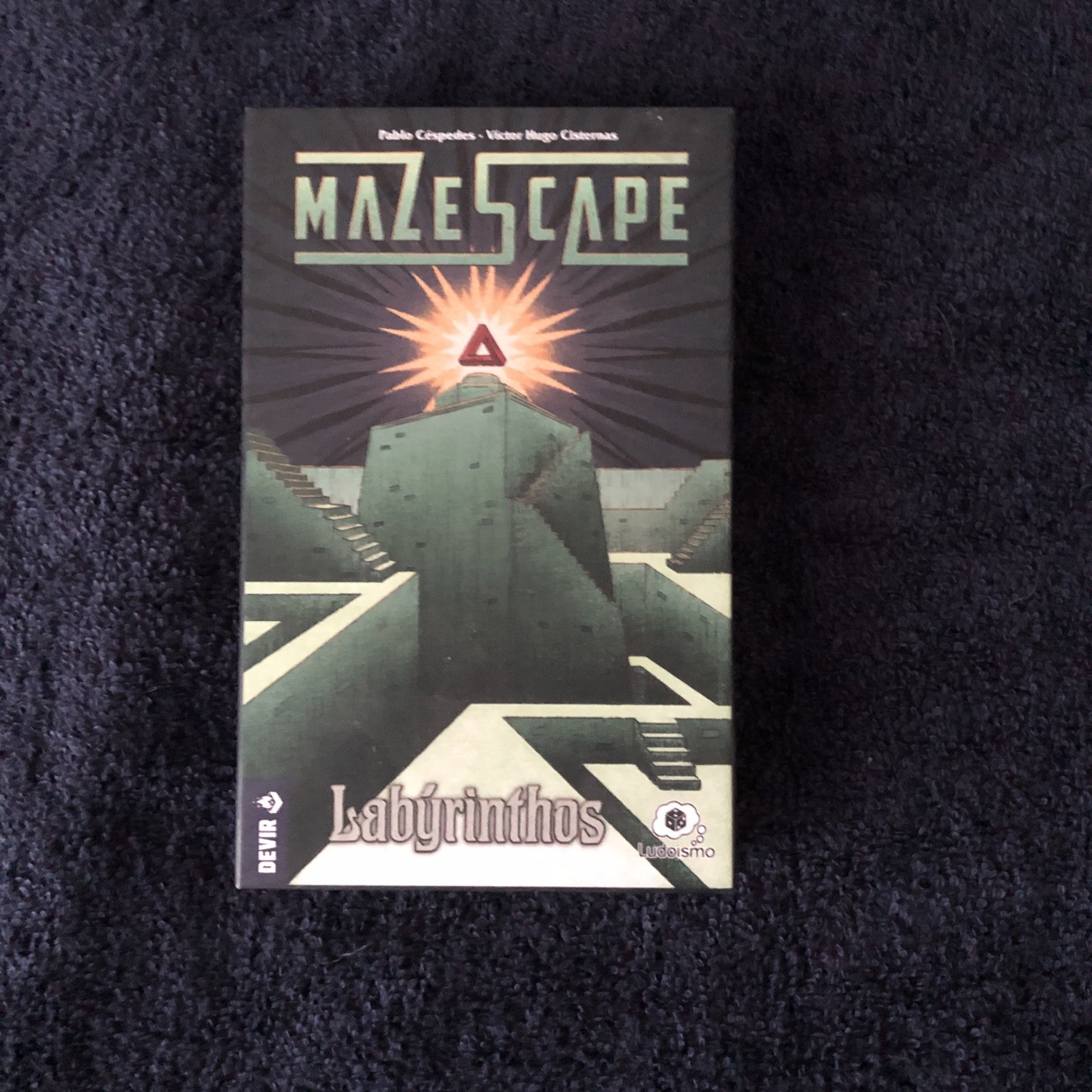Mazescape Labyrinthos Devir Maze Tabletop Game Solo Seven Challenges