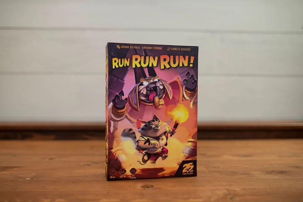 Run Run Run, Cooperative Board Game with Cat Adventurers in a Pyramid, 1 to 4