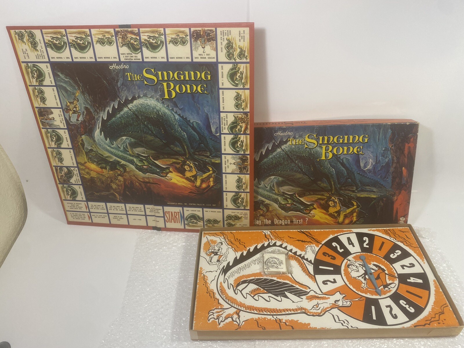 1962 THE SINGING BONE DRAGON BOARD GAME HASBRO HASSENFELD BROS FANTASY BOARD GAM