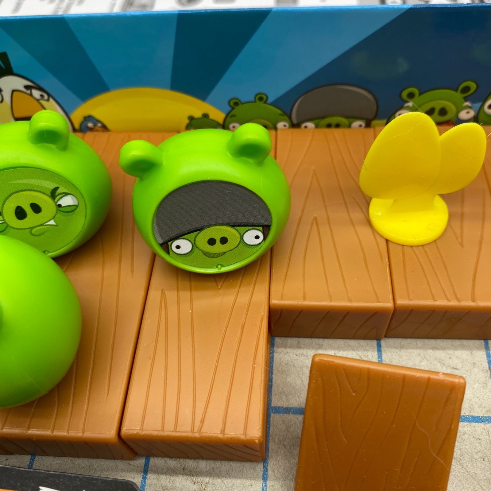 Angry Birds Knock on Wood Game – Mattel 2010