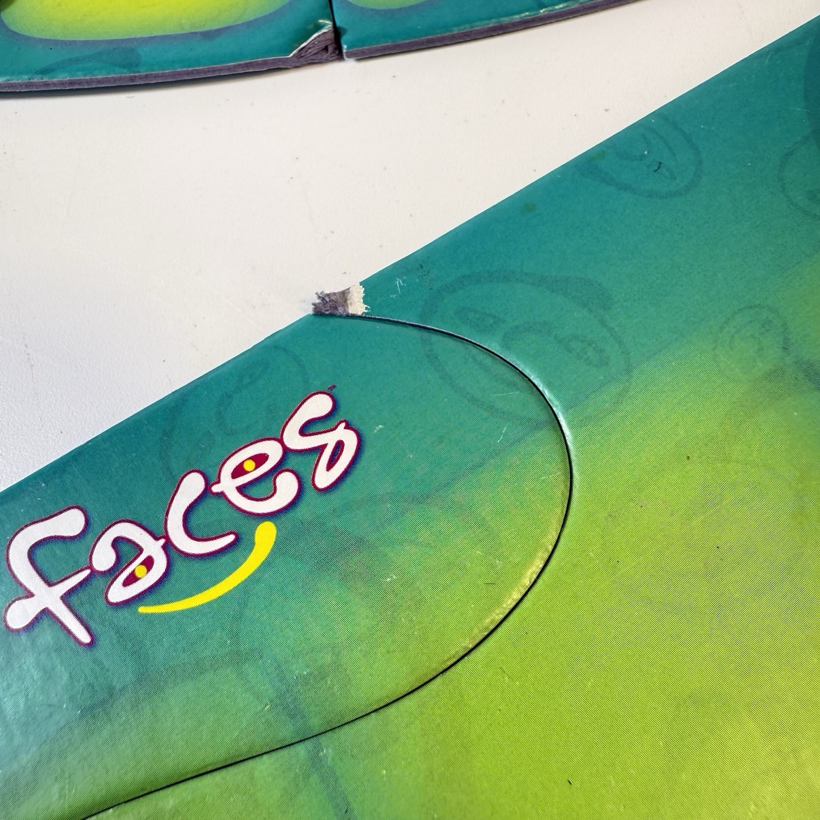 Faces Board Game of First Impressions – Buffalo Games 2005 COMPLETE (read desc)
