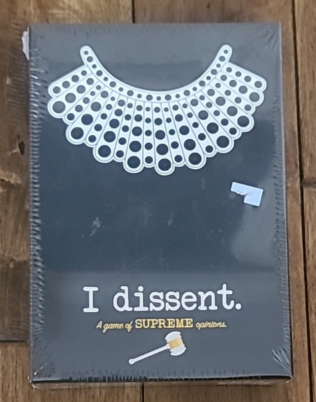 I DISSENT, A Game of SUPREME Opinions by Buffalo Games Agree/Disagree Vote Court