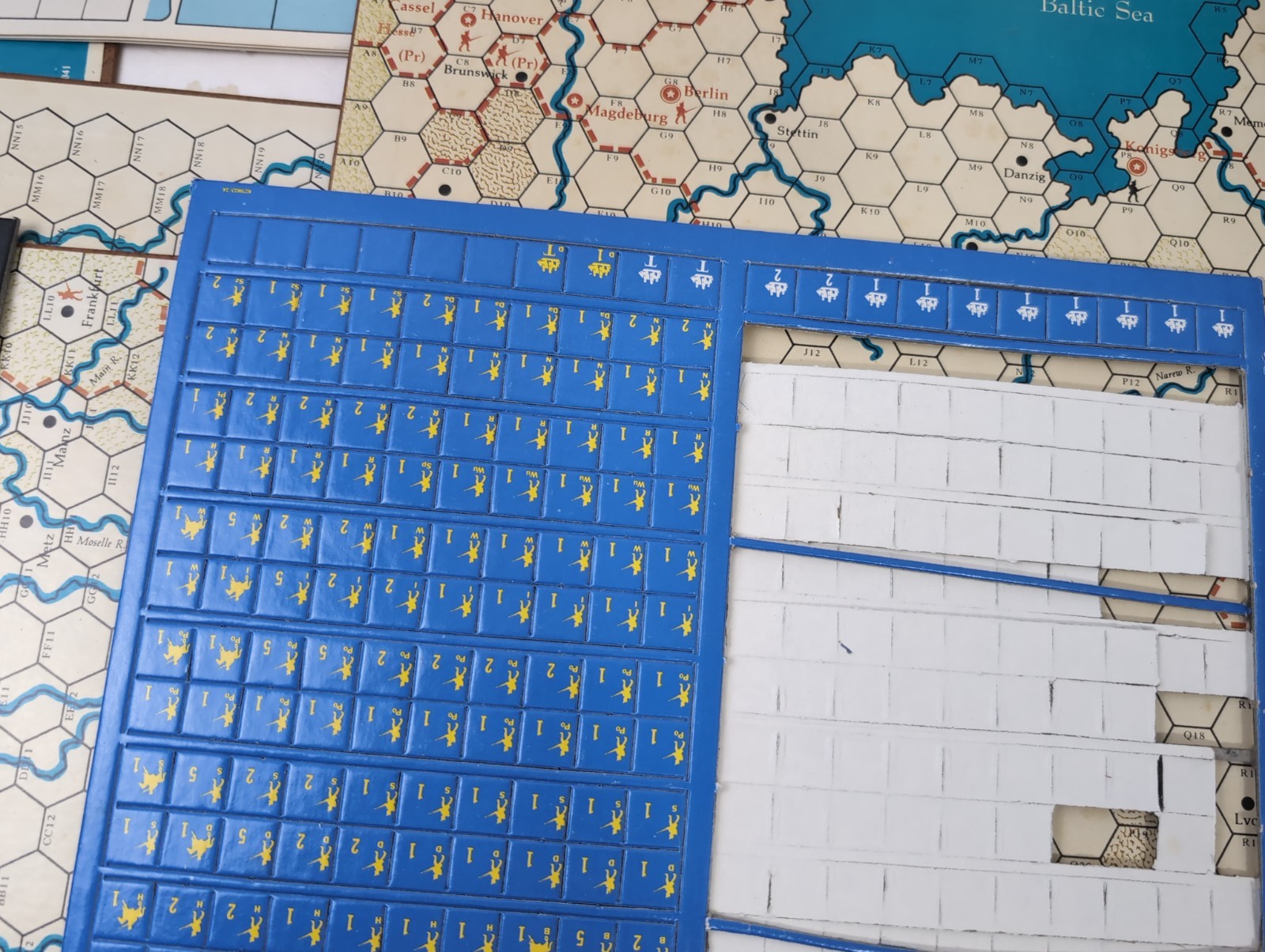 WAR AND PEACE “”Napoleonic Wars 1805-1815” – Avalon Hill – Complete