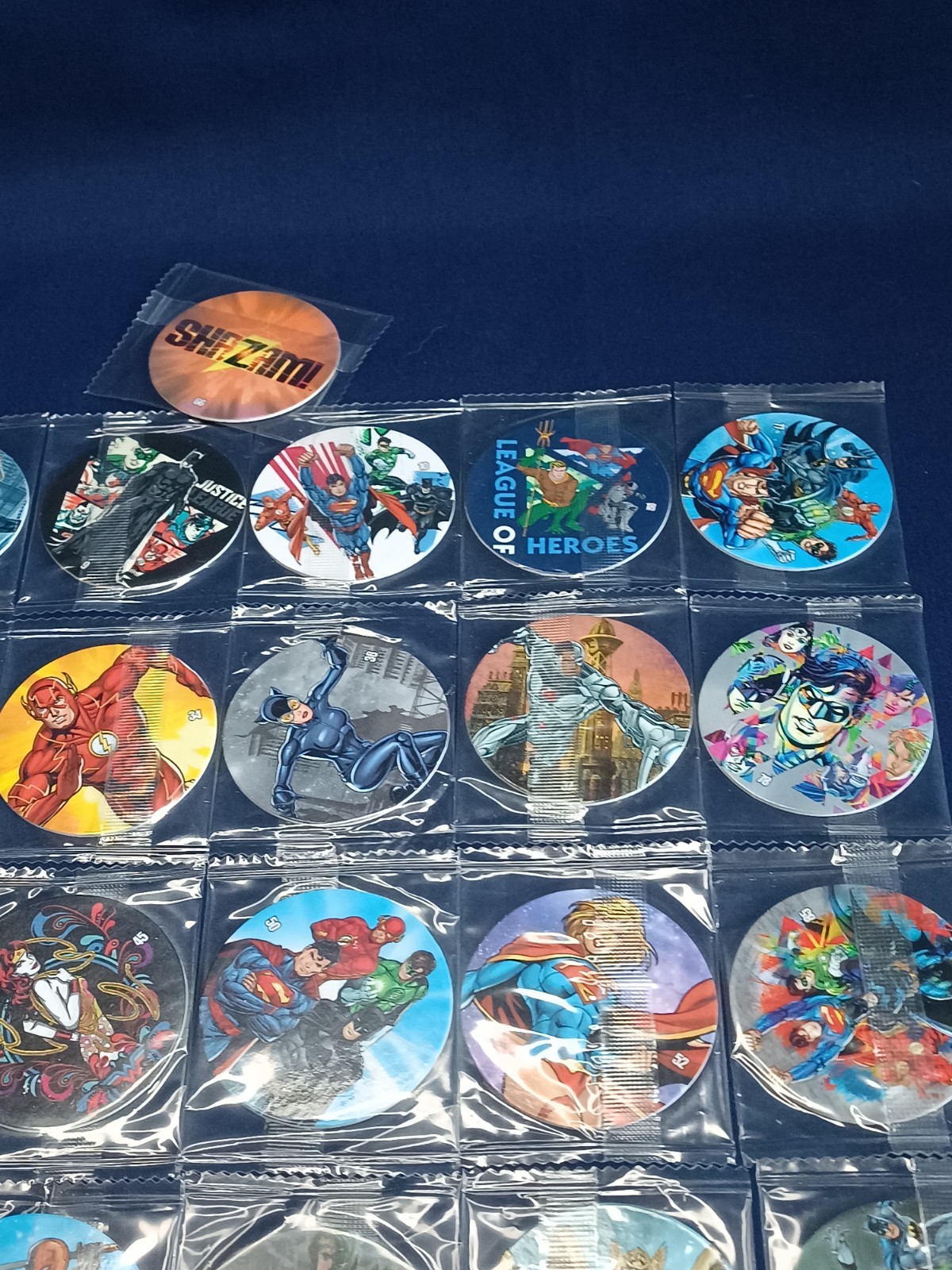 Lot of 25 DC Comics Justice League Pogs Tazos Caps – Chipicao Cardboard Sealed