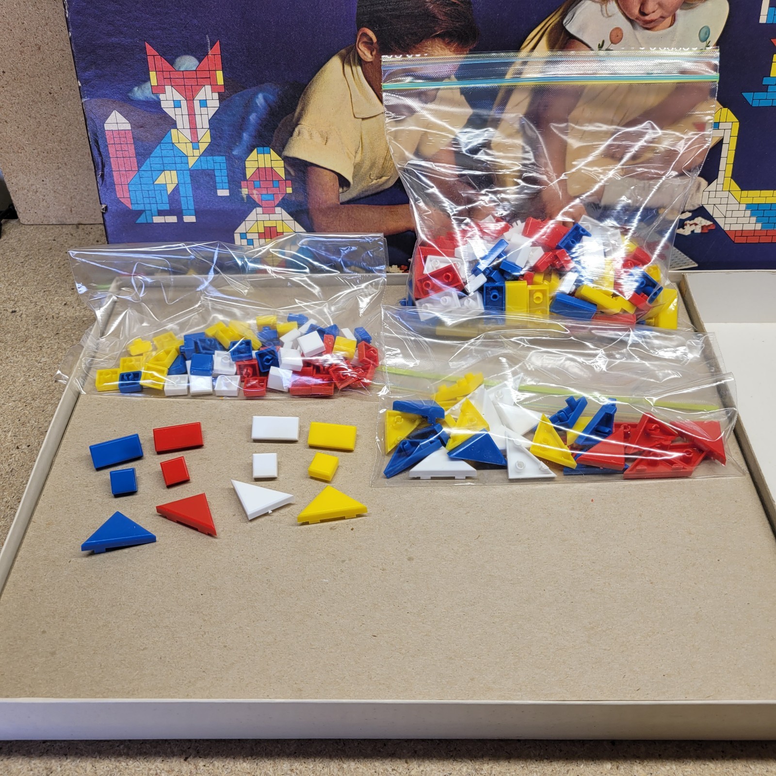 Vintage Halsam Play Tiles – Plastic Peg Board 221 Colored Pieces & Picture Guide