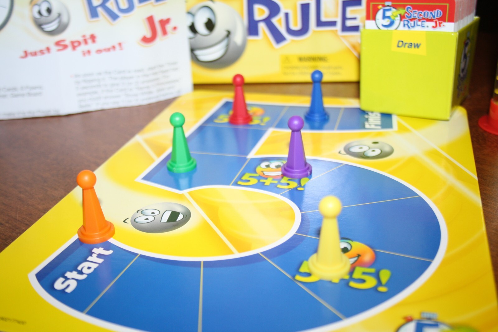 5 Second Rule JR. Board Game – Just Spit It Out! Ages 5 and Up -PlayMonster 2016