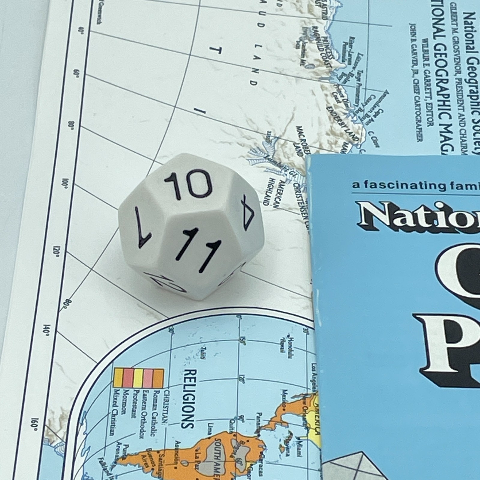 NATIONAL GEOGRAPHIC Global Pursuit Board Game Replacement Parts Booklet Maps Die