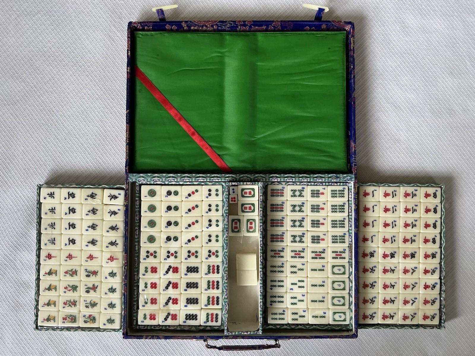 Vintage MCM Chinese Mah Jong Mah-Jongg Tile Game in Silk Case NEW Tiles READ