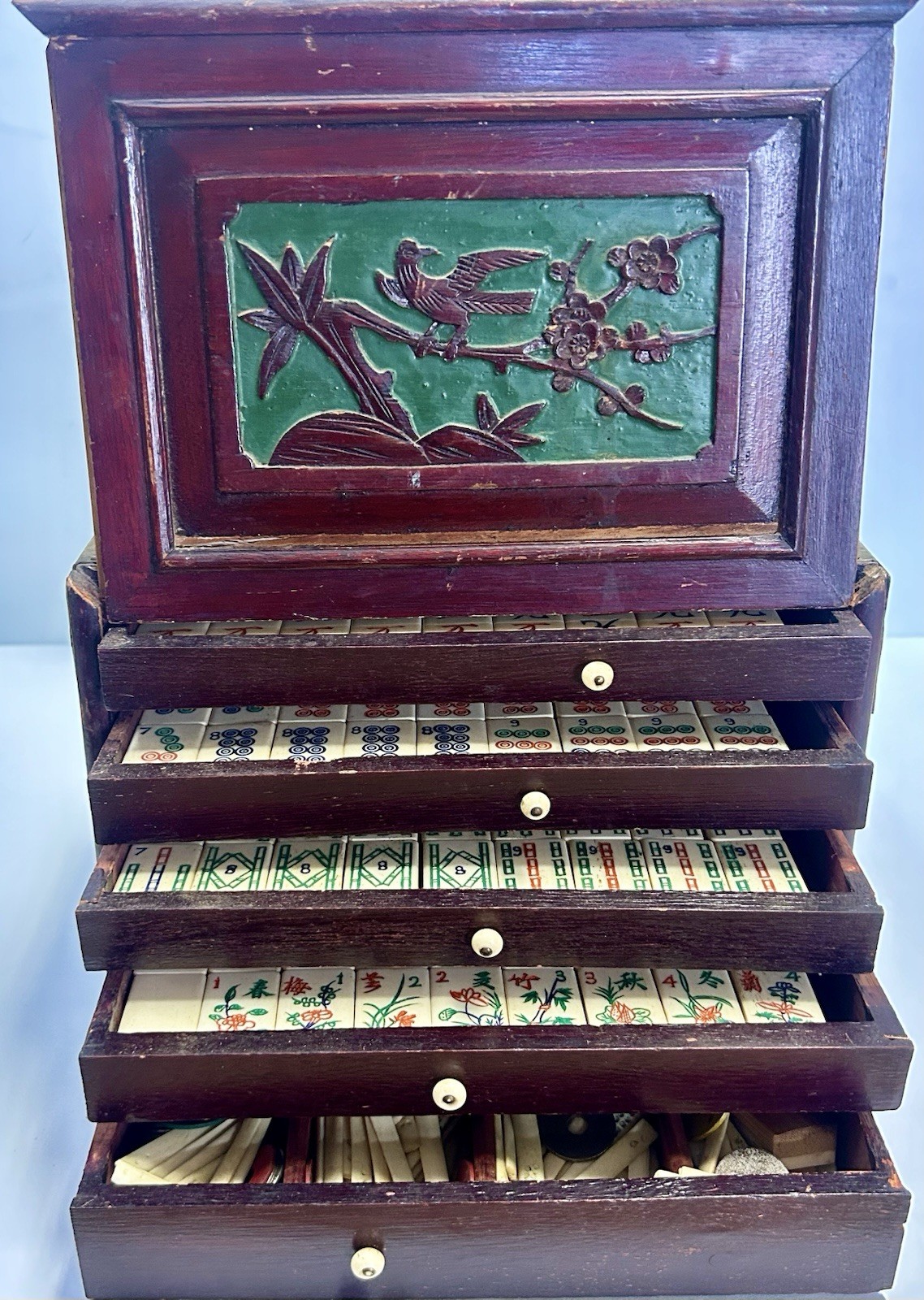 ANTIQUE Chinese Bone And Bamboo Dovetailed Box Mahjong Set 146 Tiles Complete