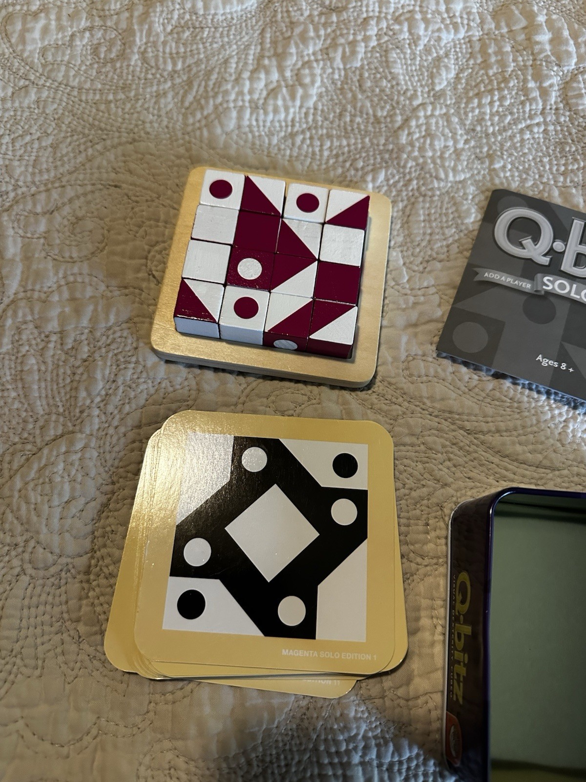 MindWare Q-bitz Solo Magenta Edition 2012 Complete Visual Puzzle Brain Game Tin