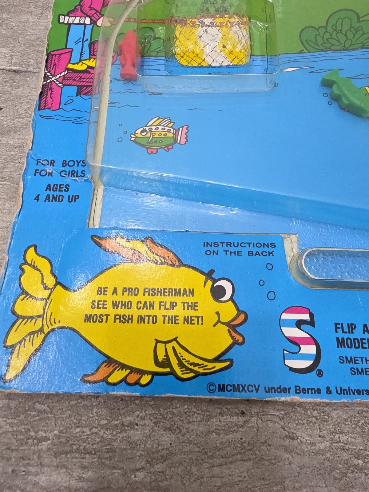 Vintage 1981 Flip A Fish Game Cardboard 80’s Rack Toy Model No 508 Berne Works