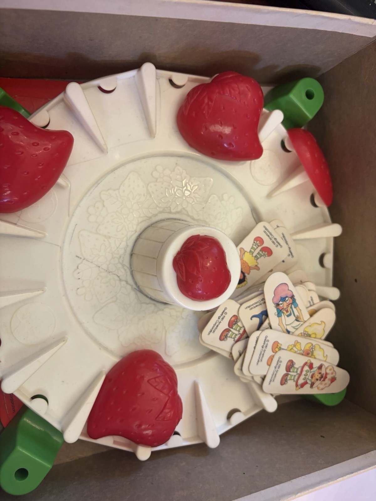 VTG 1981 Strawberry Shortcake Berry-Go-Round Board Game Parker Bros Complete Box