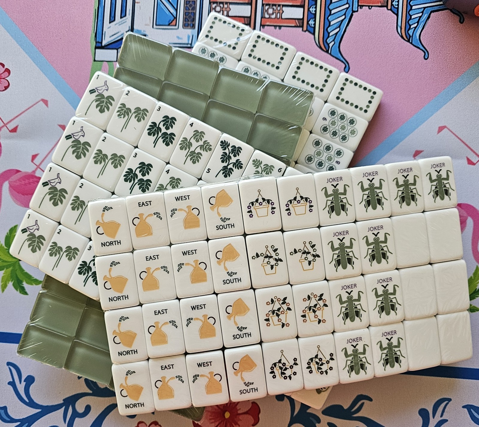 NEW! Unbranded House Plant Green Glass Backed Engraved Mahjong Tiles Set 160
