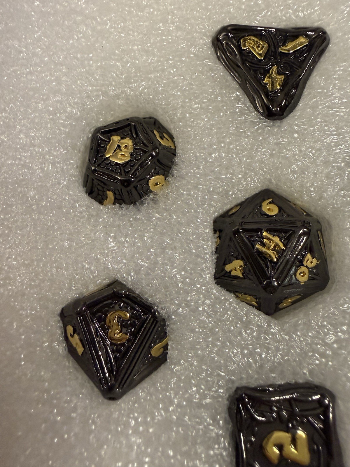 Ubeuck metal game dice 7 piece set – Multiple Colors – Black AND Gold – NEW