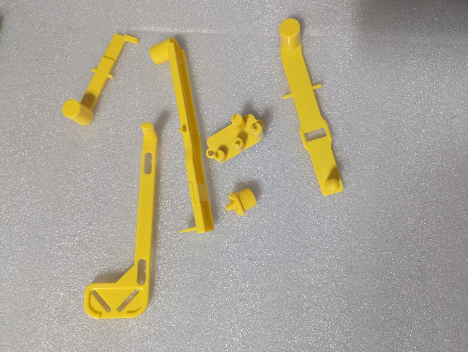 PART: 6 Yellow Inner Arm Knob Gear TOMY Screwball Scramble Marble Run 2022 Game