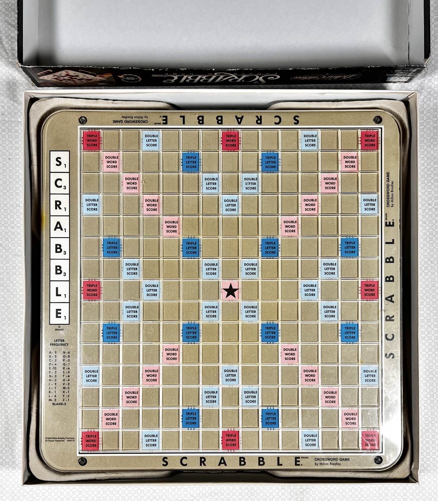 1989 Deluxe Scrabble Crossword Game Rotating Turntable Complete 100 Tiles MB