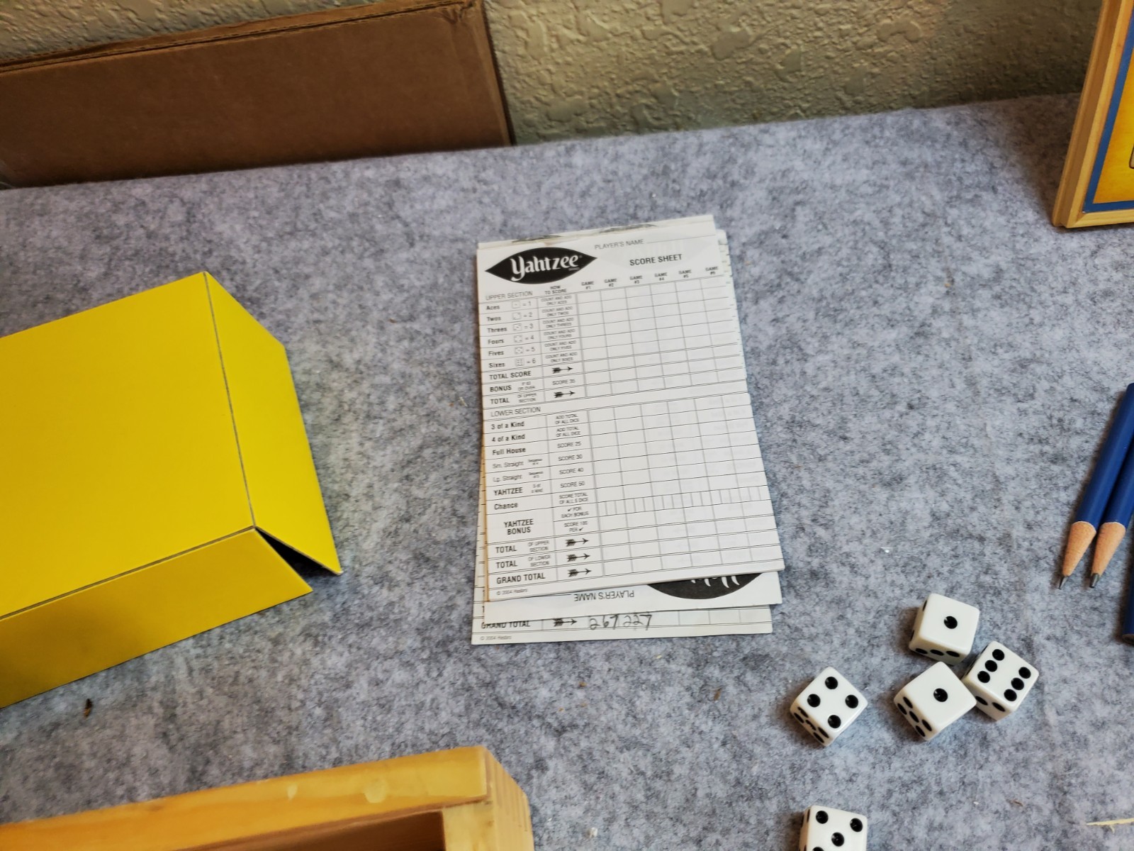 Yahtzee 2004 Nostalgia Games Series Parker Brothers Box, Pre-owned, Complete