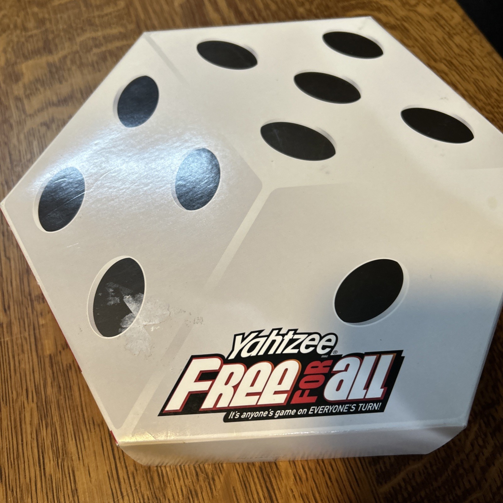 Yahtzee Free For All Board Game – Parker Brothers Age 8+ – 2 to 6 players