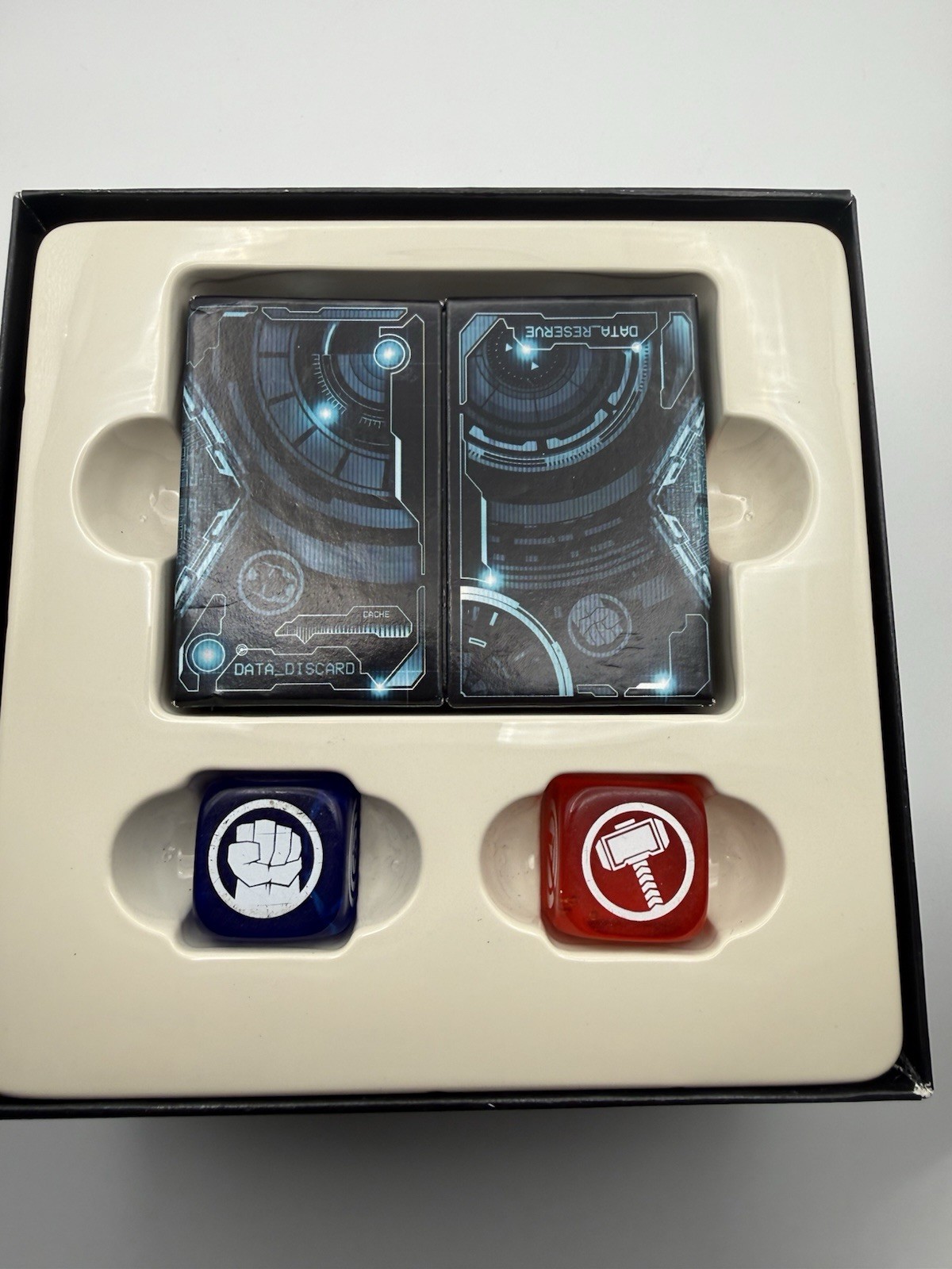 Trivial Pursuit Marvel Cinematic Universe COMPLETE USAopoly 2015 MCU Avengers