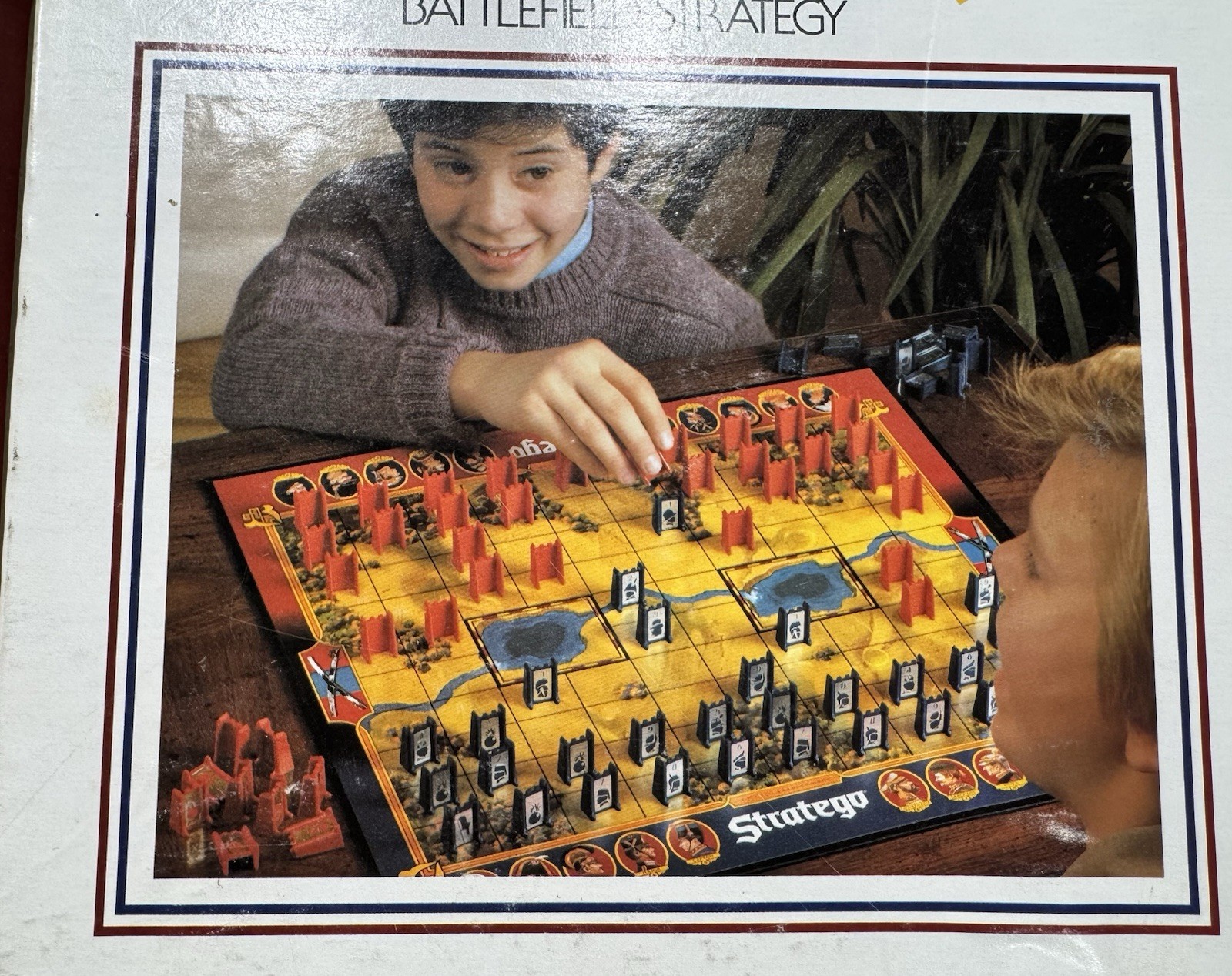 Stratego Battlefield Strategy Board Game Complete 4916 Milton Bradley 1986 Vtg