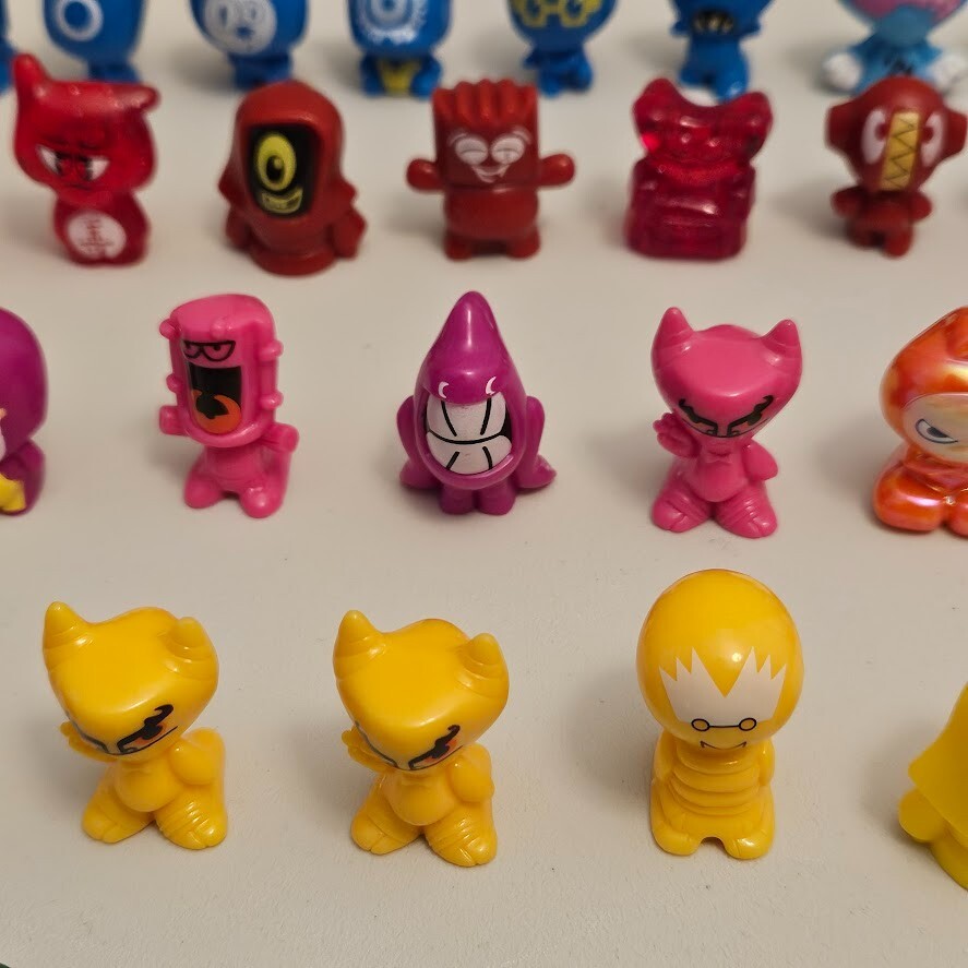 LOT OF 71 Gogo’s Crazy Bones Series 2 3 4 Advanced Gold Limited Edition Clear