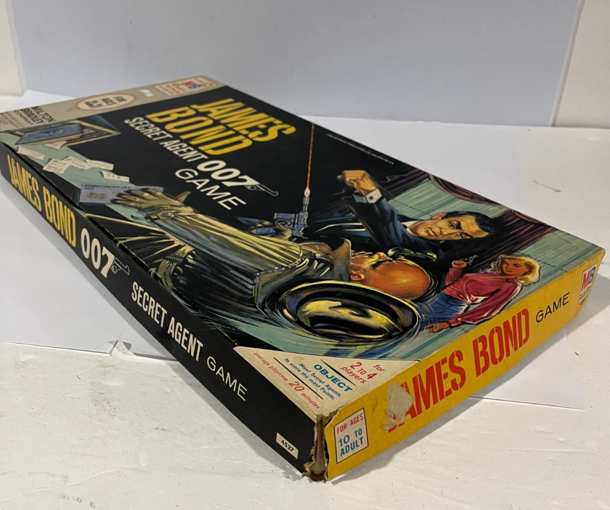 Vintage 1964 Milton Bradley MB James Bond Secret Agent 007 Game No.4527