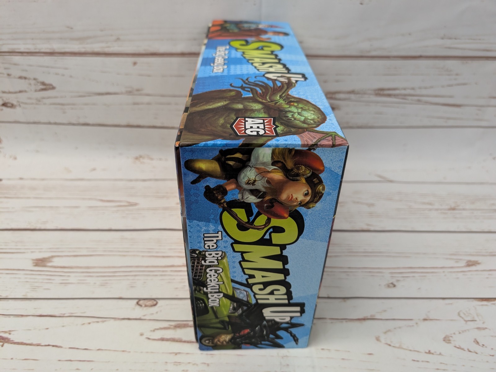 Smash Up Board Game Card Game Original Base Set & Big Geeky Box AEG *1 Bent Card