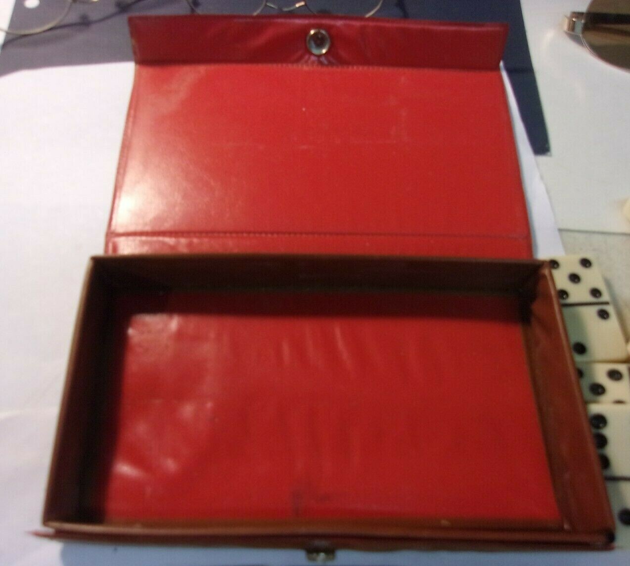 Vintage DOMINO by CARDINAL 2i pieces “Double Six Dominoes for 2 to 4 Players”