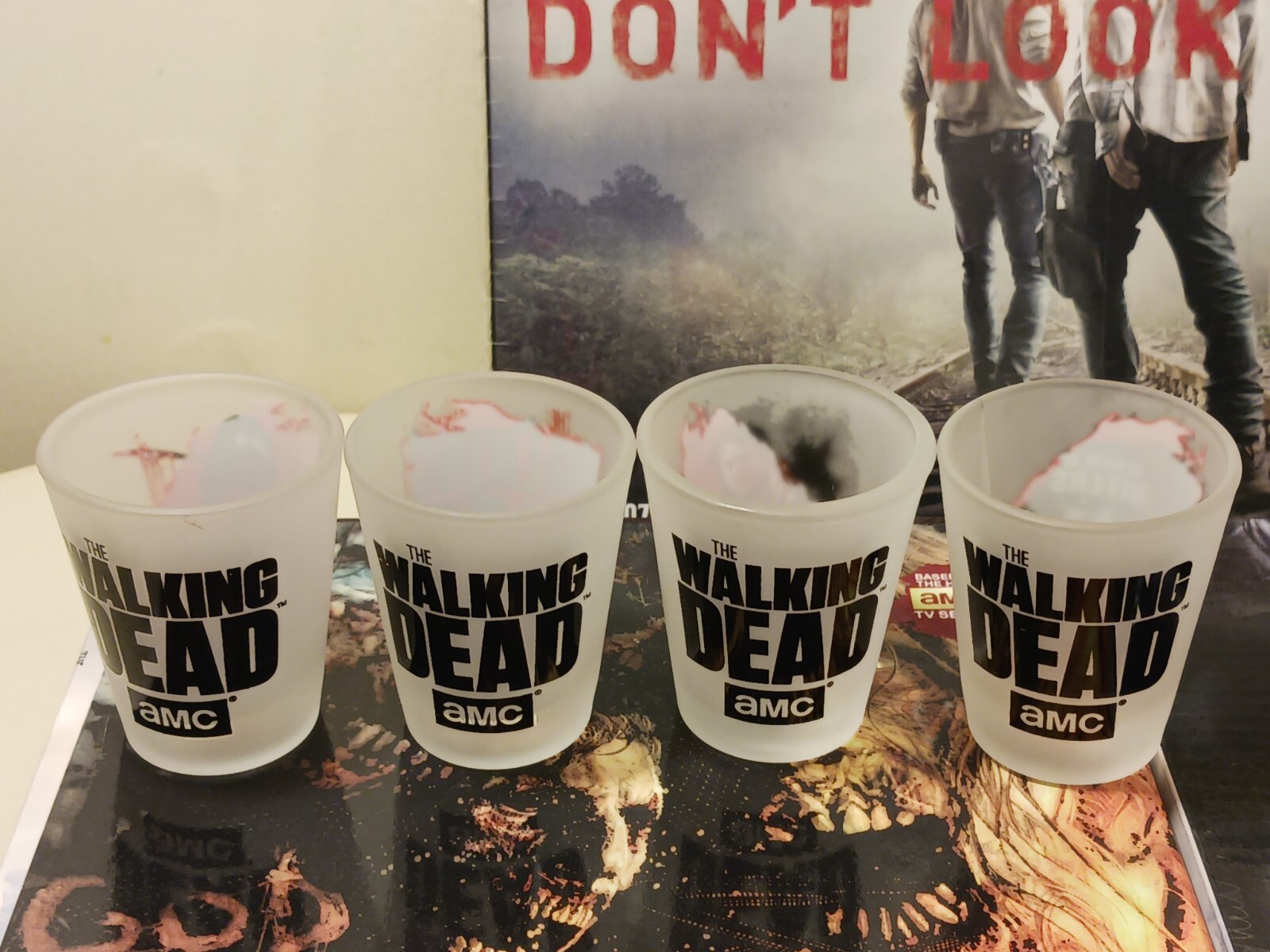 The Walking Dead Lot 4 Shot Glasses 1 Dice Game 3 Jigsaw Puzzles 1 Wall Clock