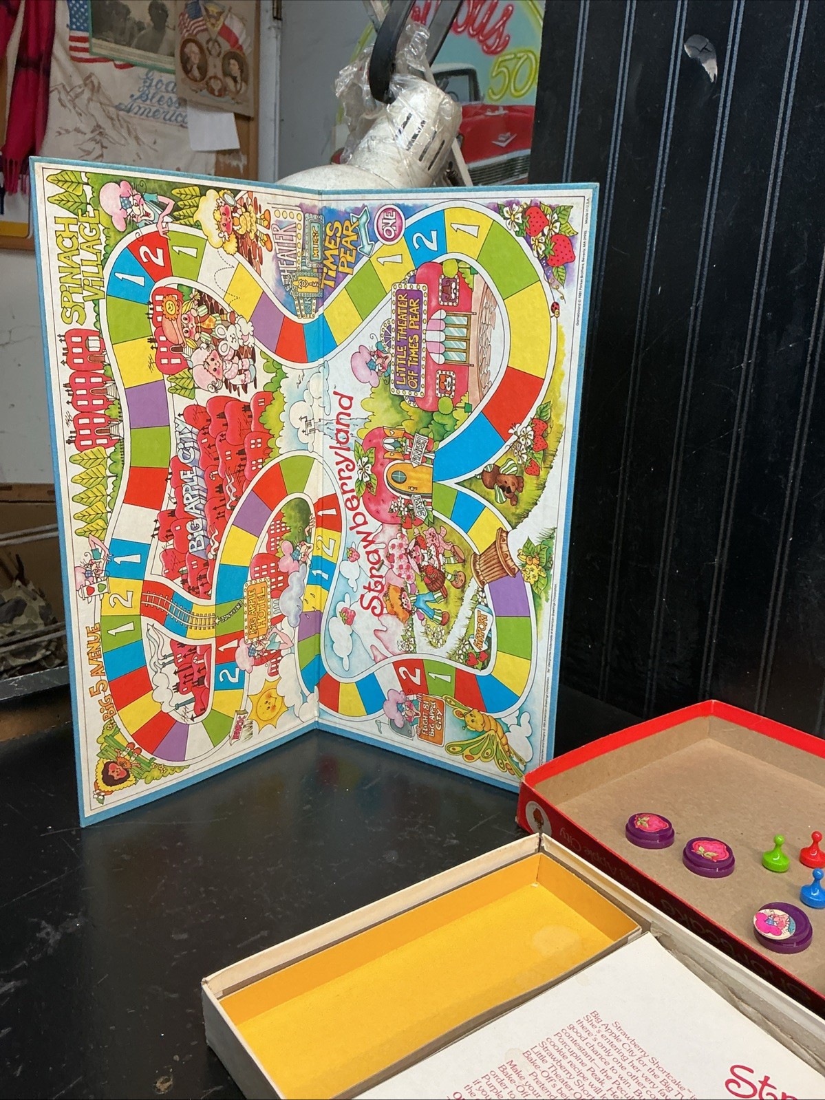 Strawberry Shortcake In the Big Apple Game, Used 1981, Parker Brothers