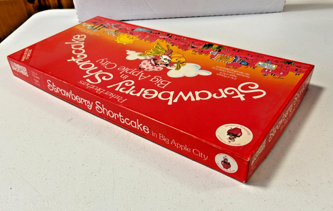 Vintage 1981 Strawberry Shortcake Big Apple City Game by Parker Bothers, NICE