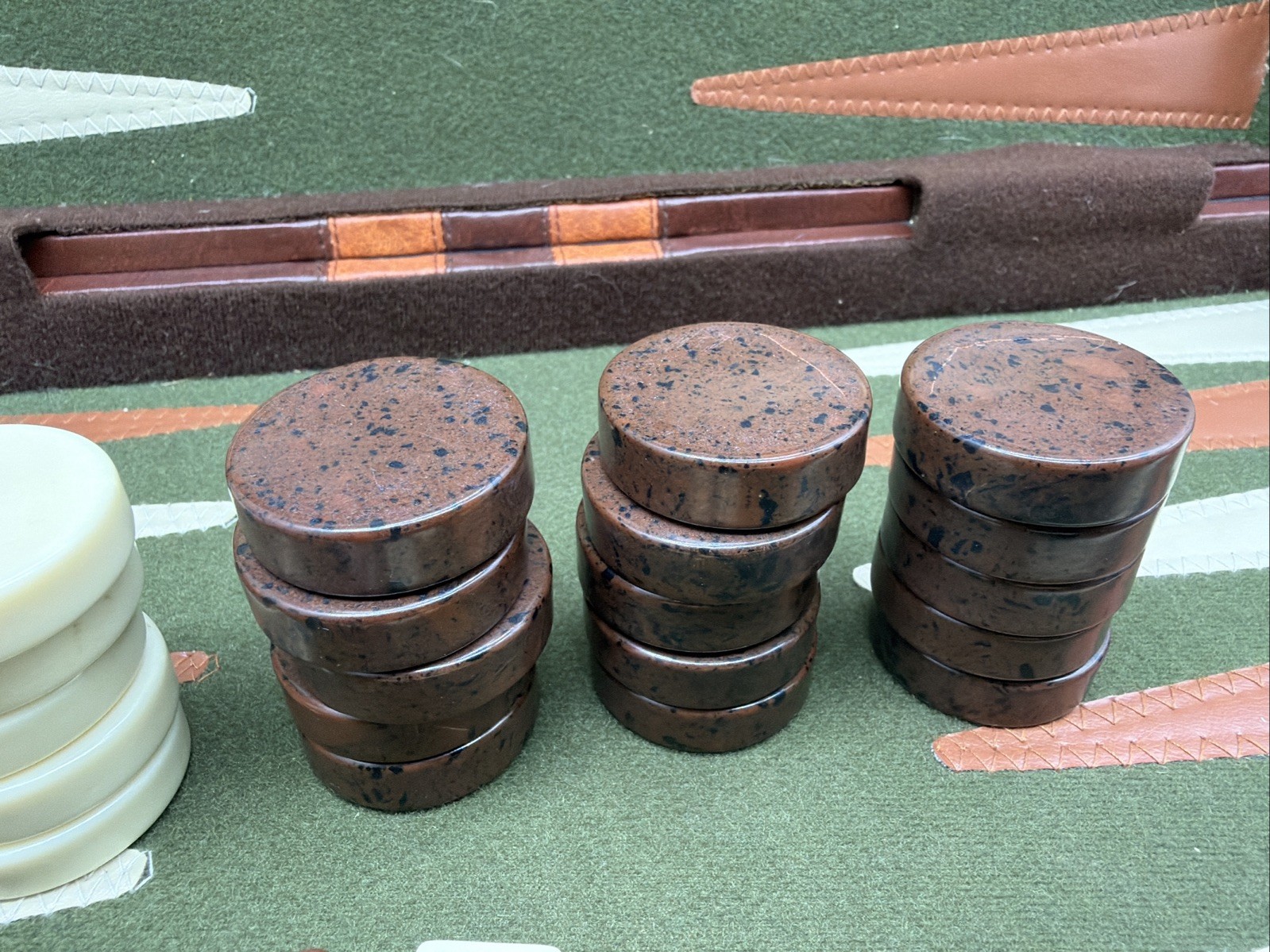 Vtg Pierre Cardin Backgammon Set Brown Swirl & Cream Pieces 1 3/8” Complete