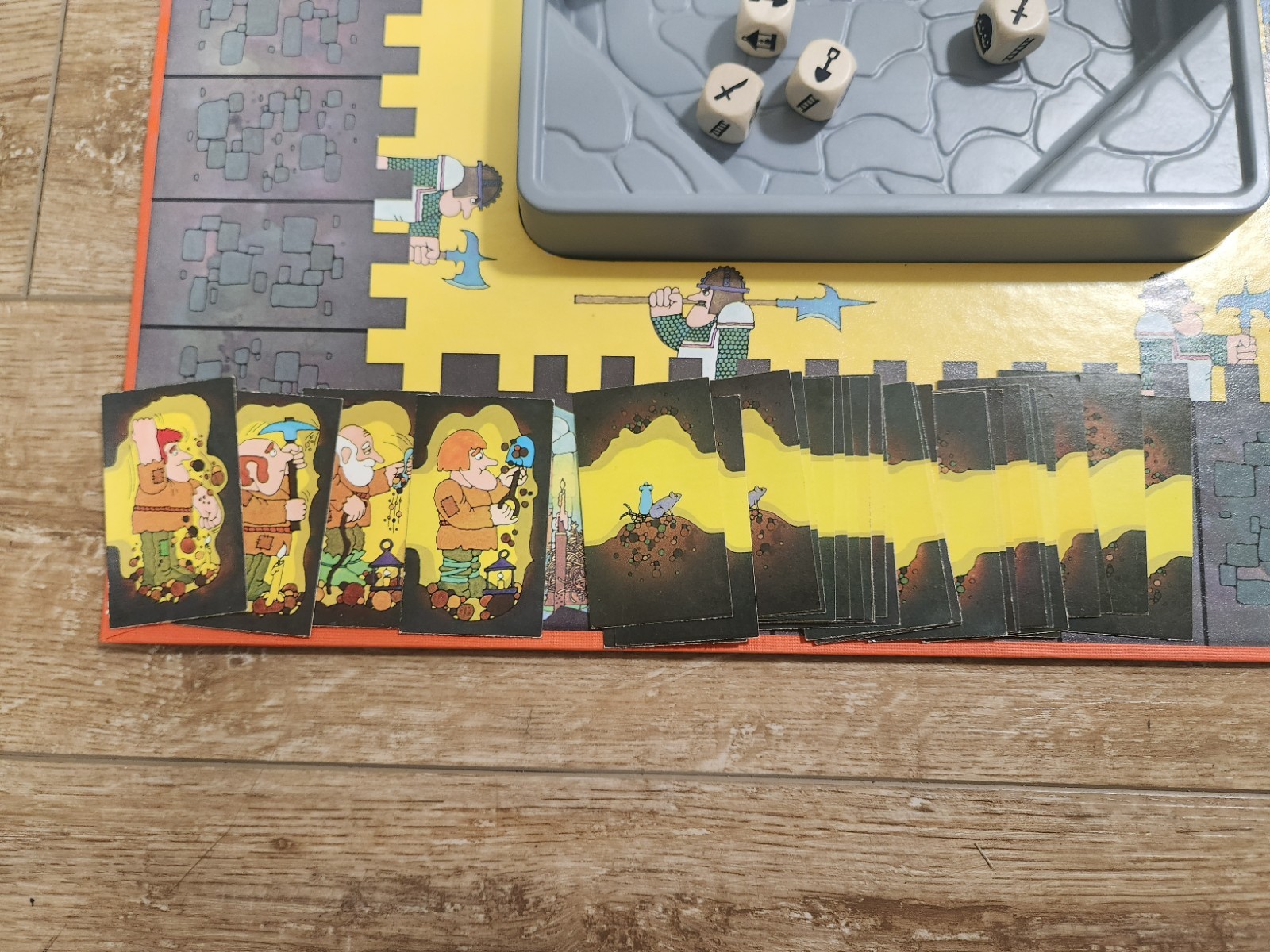 Vintage 1977 Dungeon Dice Board Game Parker Brothers