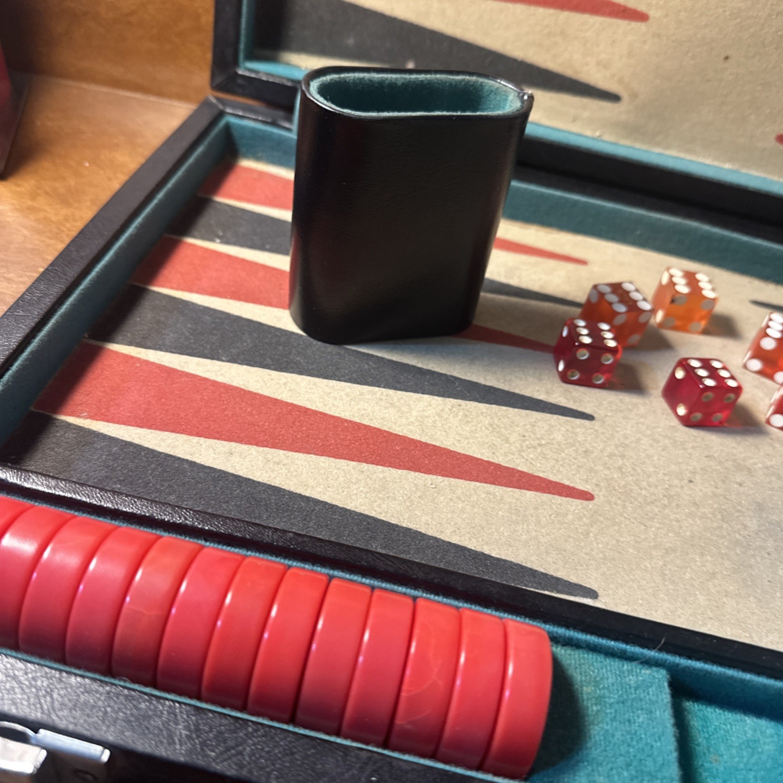 VTG Backgammon Board Game Set Faux Leather Brown Tan/black-red Stripes 18X12”